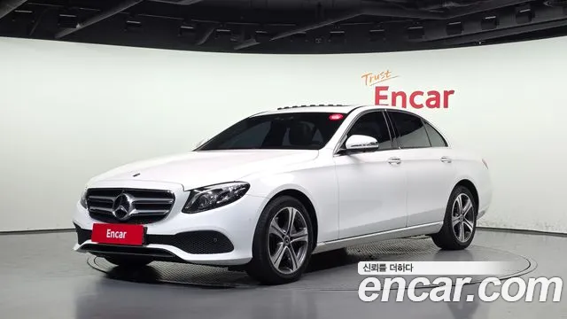 Mercedes-Benz E-Class 2018 — photo 1