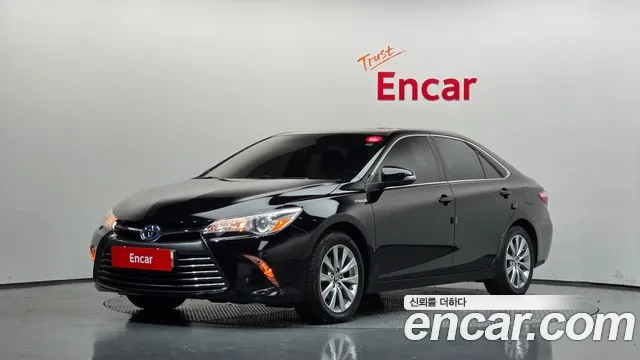 Toyota Camry 2017 — photo 1