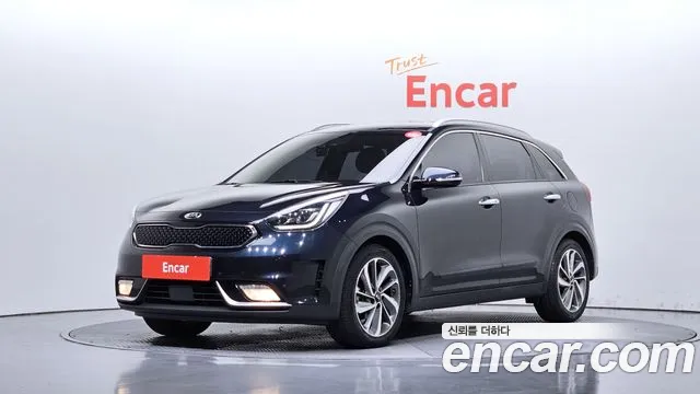 Kia Niro 2018 — photo 1