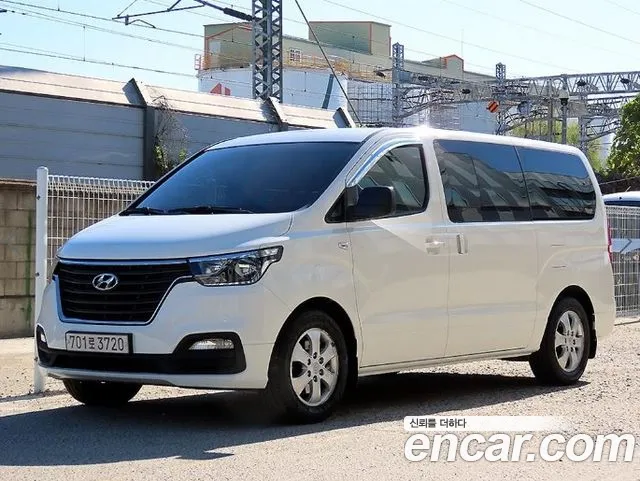 Hyundai Starex 2019 — photo 1