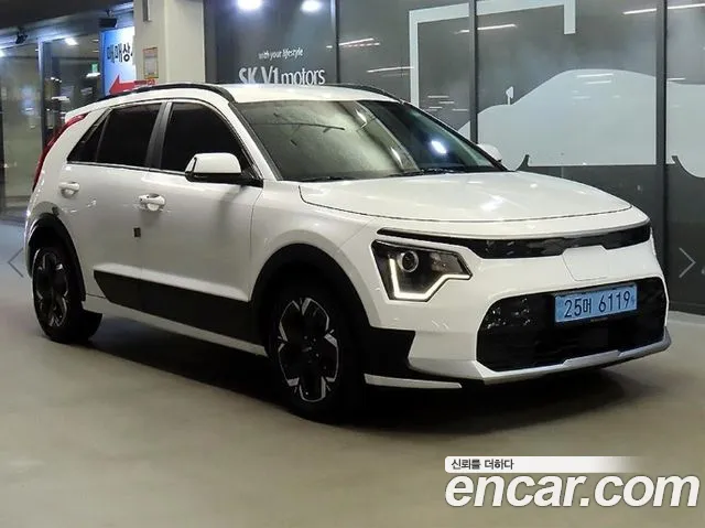 Kia Niro 2023 — photo 1