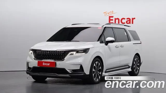 Kia Canival 2023 — photo 1