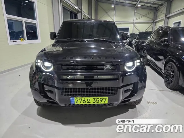 Land Rover Defender 2026 — photo 1