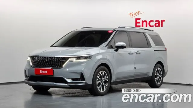 Kia Canival 2023 — photo 1