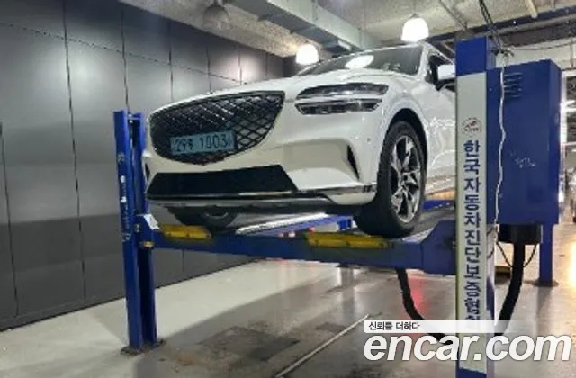 Genesis GV70 2022 — photo 1