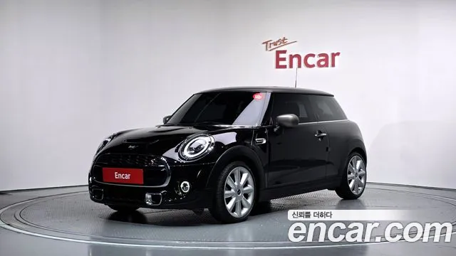 Mini Cooper 2020 — photo 1