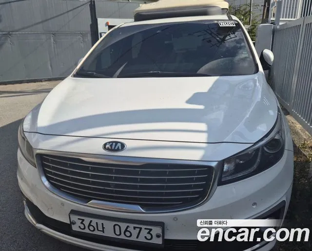 Kia Canival 2017 — photo 1