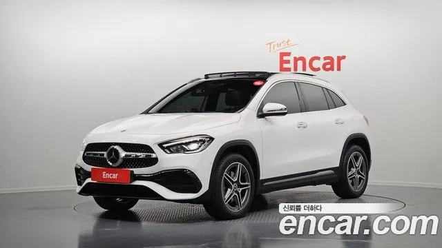 Mercedes-Benz GLA-Class 2022 — photo 1