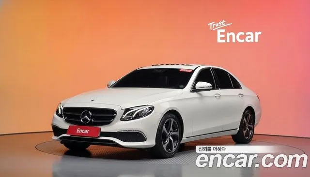 Mercedes-Benz E-Class 2020 — photo 1