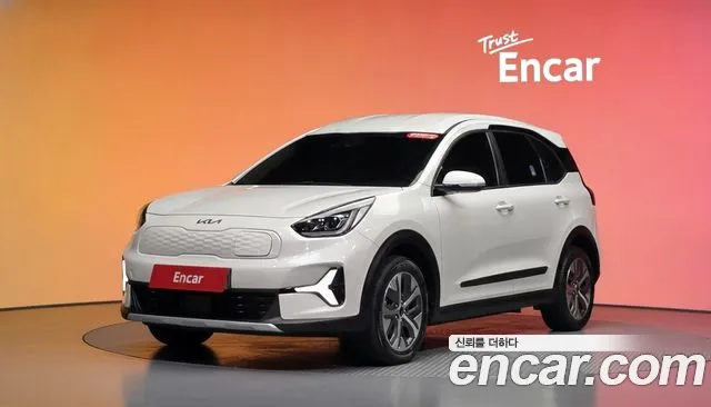Kia Niro 2023 — photo 1