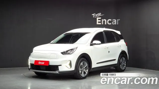 Kia Niro 2023 — photo 1