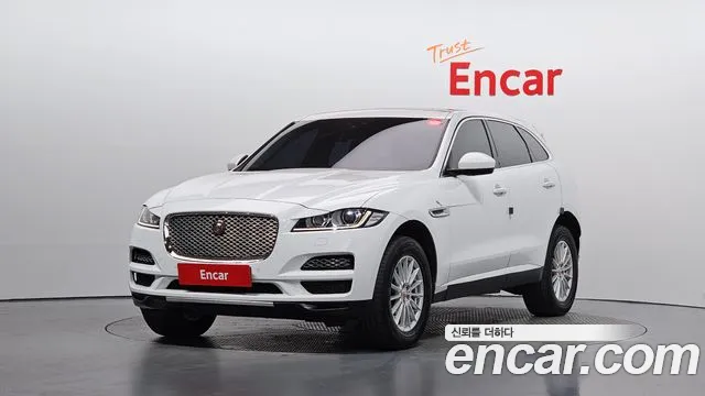 Jaguar F-PACE 2018 — photo 1