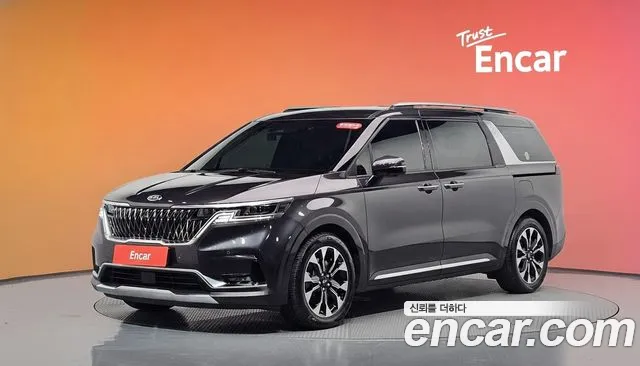 Kia Canival 2021 — photo 1