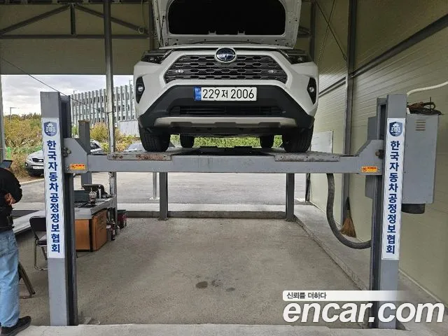 Toyota RAV4 2024 — photo 1