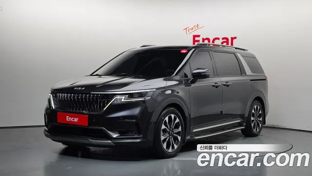 Kia Canival 2023 — photo 1