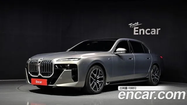 BMW 7-Series 2024 — photo 1