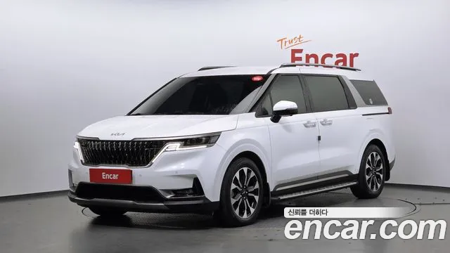 Kia Canival 2023 — photo 1