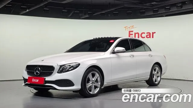Mercedes-Benz E-Class 2017 — photo 1