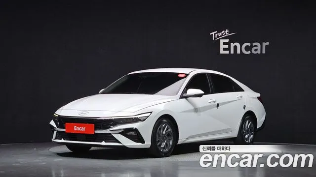 Hyundai AVANTE 2024 — photo 1