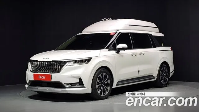 Kia Canival 2023 — photo 1