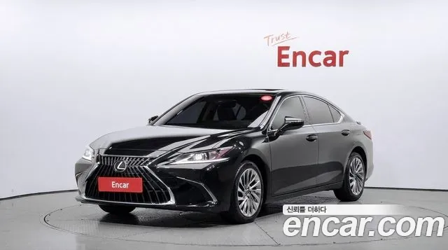 Lexus ES 2023 — photo 1