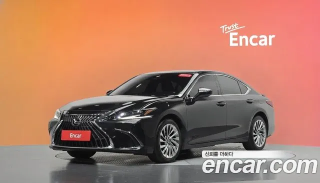Lexus ES 2023 — photo 1