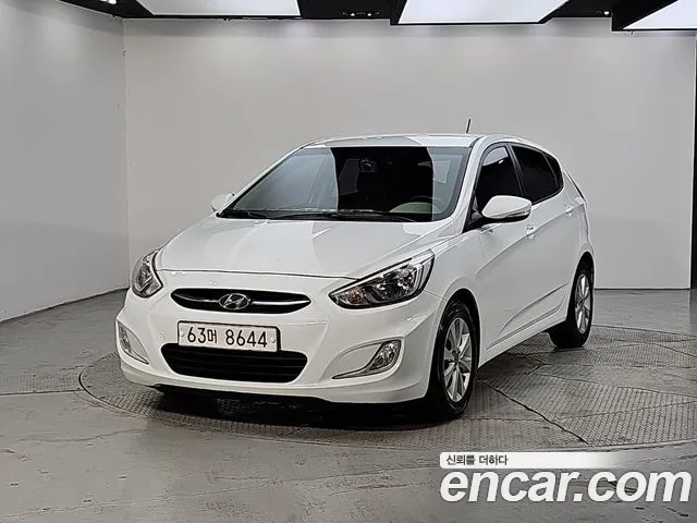 Hyundai Accent 2015 — photo 1