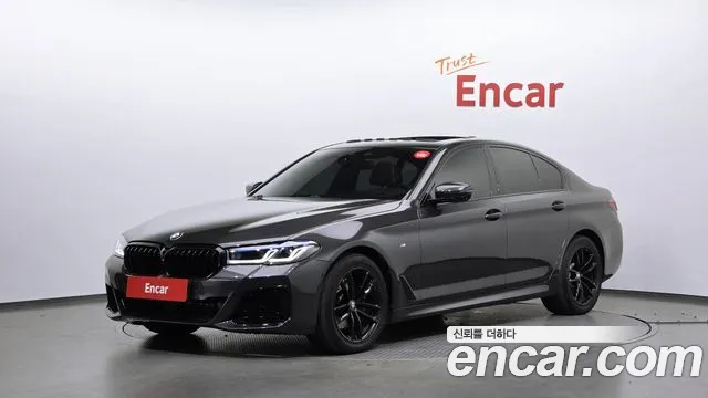 BMW 5-Series 2018 — photo 1