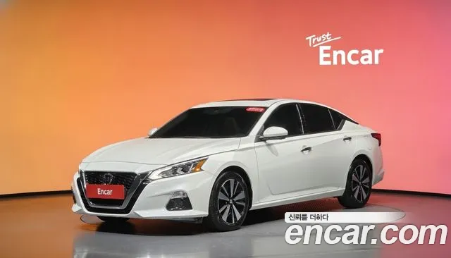 Nissan Altima 2019 — photo 1
