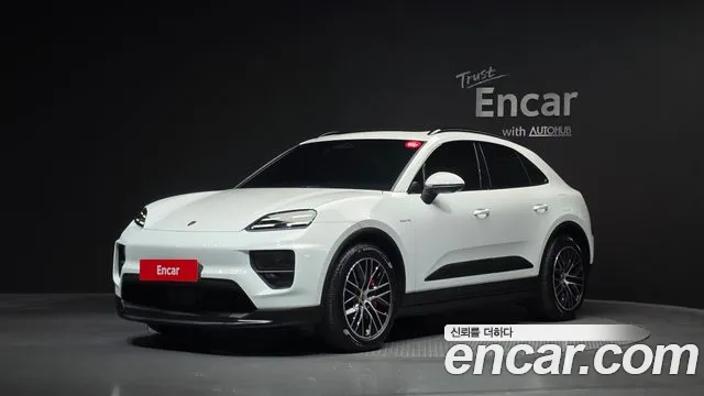 Porsche Macan 2025 — photo 1