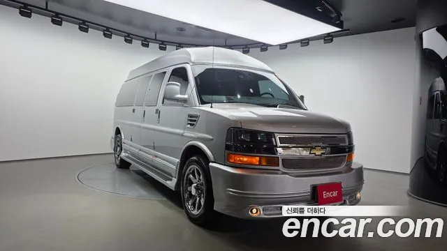 Chevrolet Express Van 2015 — photo 1
