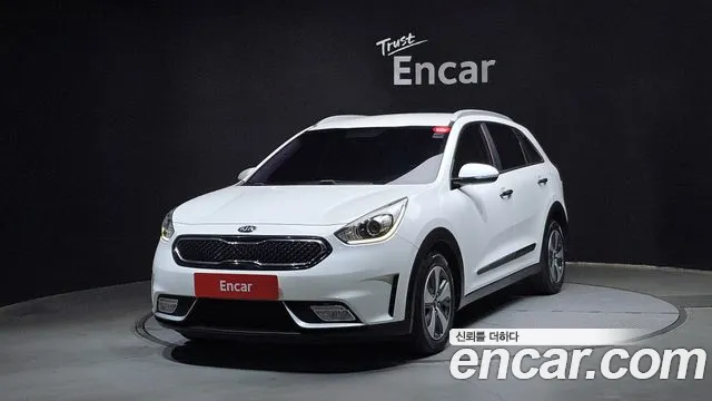 Kia Niro 2018 — photo 1