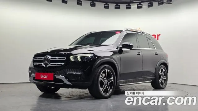 Mercedes-Benz GLE-Class 2021 — photo 1