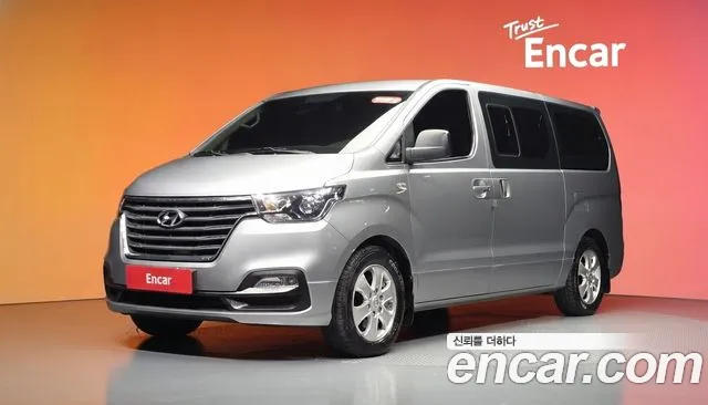 Hyundai Starex 2019 — photo 1