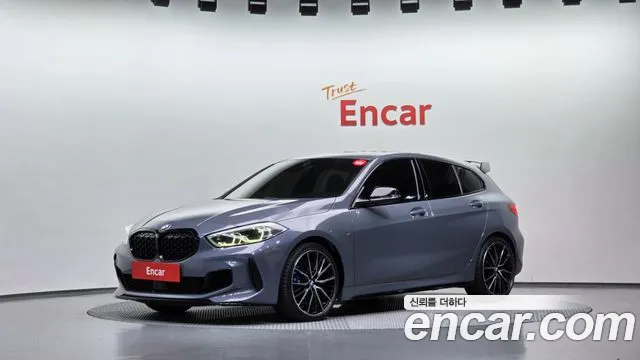 BMW 1-Series 2021 — photo 1
