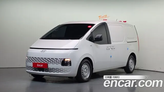 Hyundai Staria 2025 — photo 1