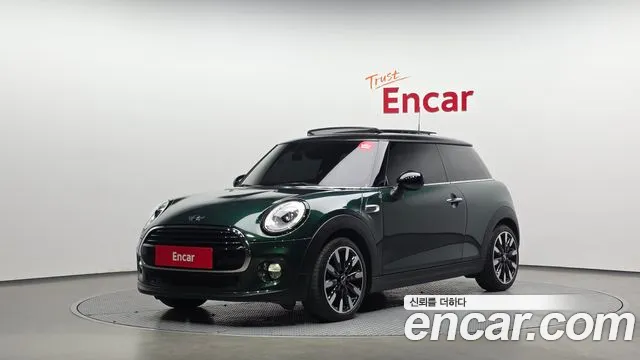 Mini Cooper 2018 — photo 1