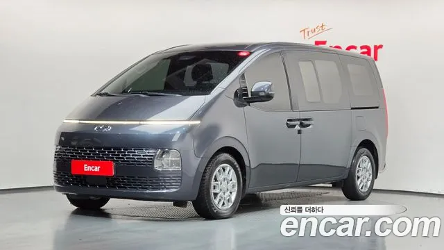 Hyundai Staria 2022 — photo 1