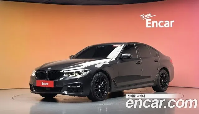 BMW 5-Series 2017 — photo 1
