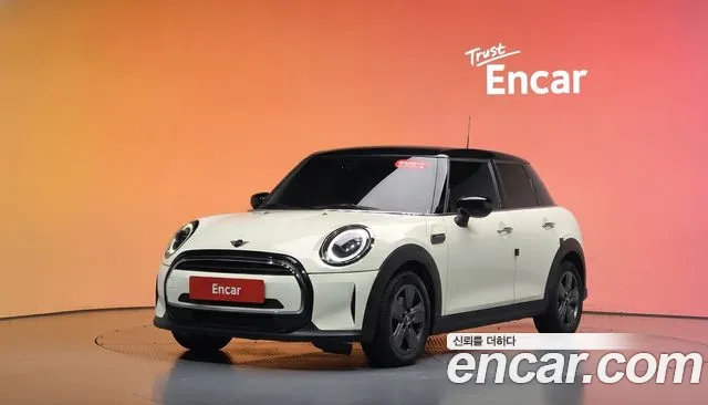 Mini Cooper 2023 — photo 1