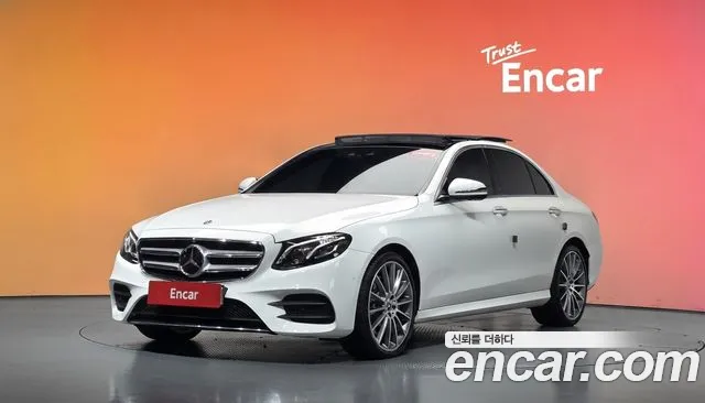 Mercedes-Benz E-Class 2020 — photo 1