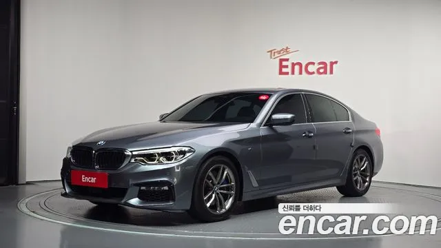 BMW 5-Series 2018 — photo 1