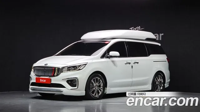 Kia Canival 2019 — photo 1