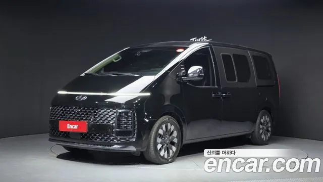 Hyundai Staria 2023 — photo 1