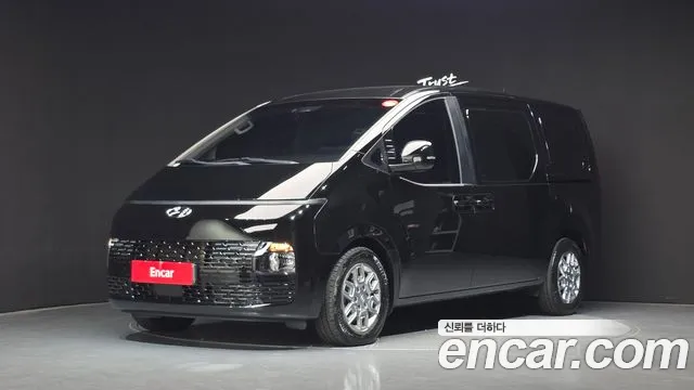 Hyundai Staria 2022 — photo 1