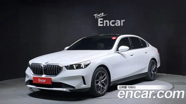 BMW 5-Series 2026 — photo 1