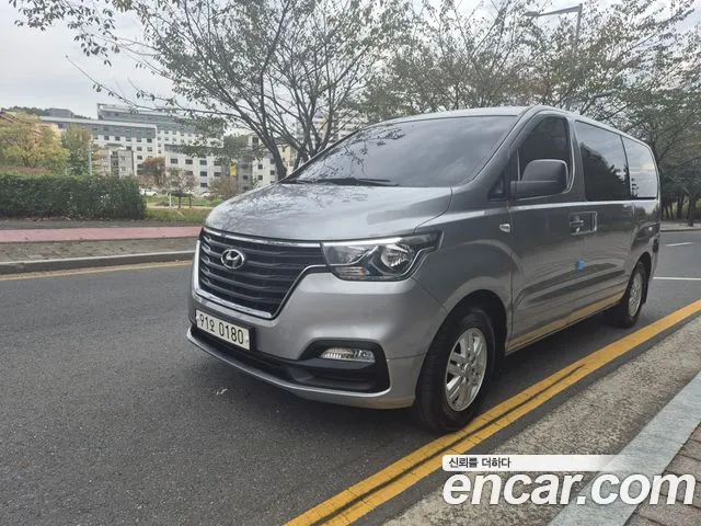 Hyundai Starex 2021 — photo 1