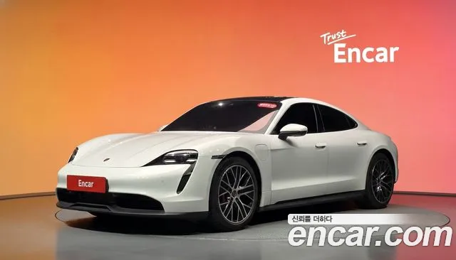 Porsche Taycan 2022 — photo 1