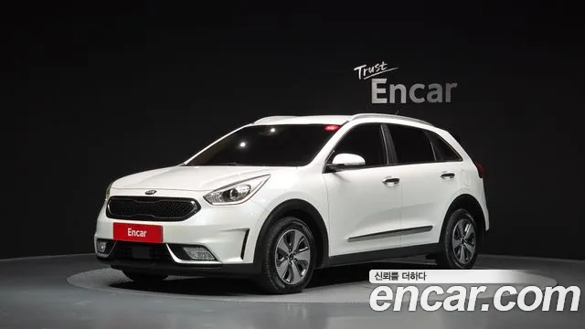 Kia Niro 2018 — photo 1