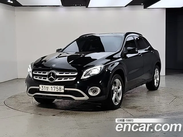 Mercedes-Benz GLA-Class 2019 — photo 1